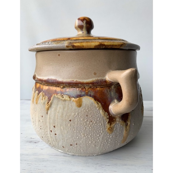 COPY - Rustic handmade pottery baker bowl with lid - Picture 2 of 16